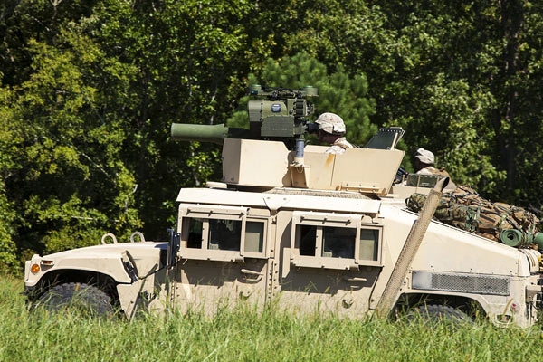 M1151增强型悍马大批装备美军