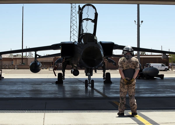 德国空军狂风战斗轰炸机在美国进行训练