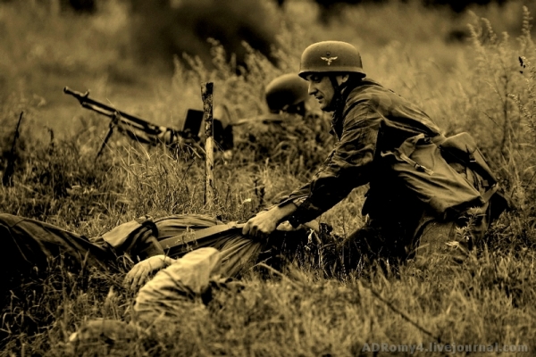 俄罗斯军迷重演1942年卫国战争