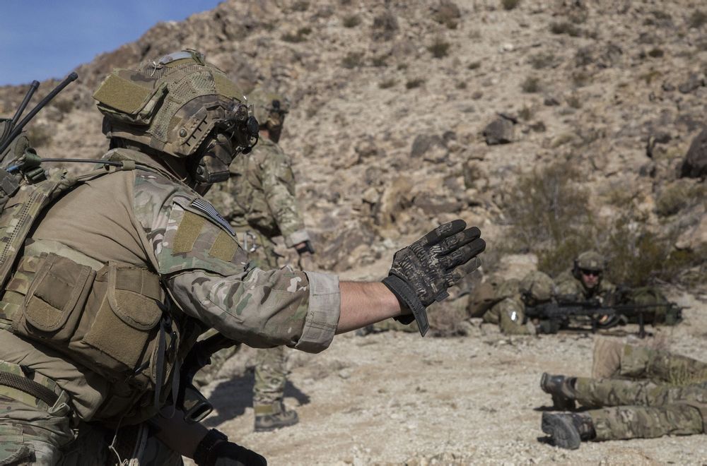 美陆军第75游骑兵团进行实战演练 提高作战能力_空中网军事频道