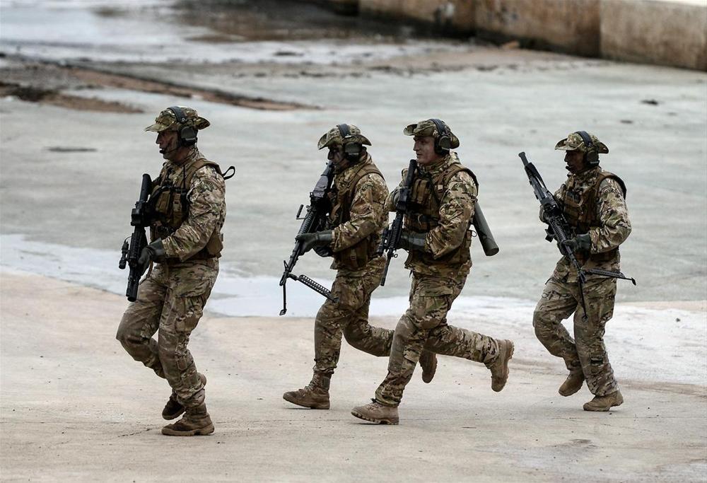 土耳其海军向媒体记者展示海军特种部队突击队_空中网军事频道