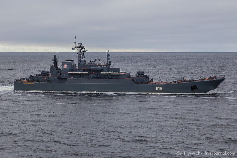冰海上的红舰队 北冰洋东北航道上的俄罗斯舰