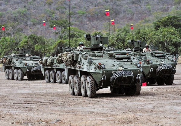 哥伦比亚8X8轮式装甲车高调亮相 购自加拿大