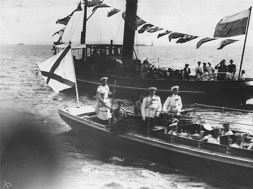 一战前夕的舰队:法国总统率舰队访问圣彼得堡