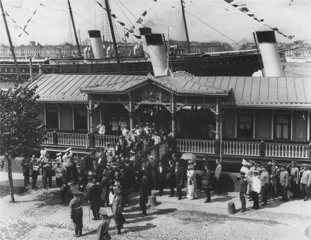 一战前夕的舰队:法国总统率舰队访问圣彼得堡