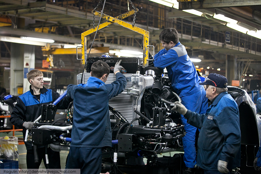 俄罗斯网友探访前苏联卡玛斯汽车制造厂