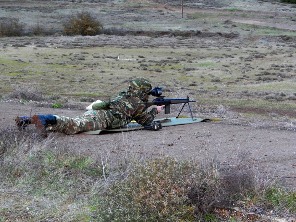 希腊陆军实弹射击训练 G3步枪安装巨型瞄准镜