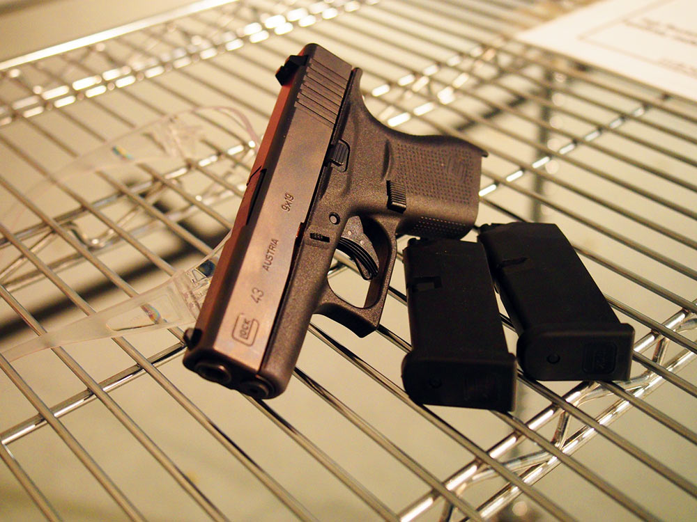 格洛克43面世 单排弹匣便携手枪千呼万唤始出