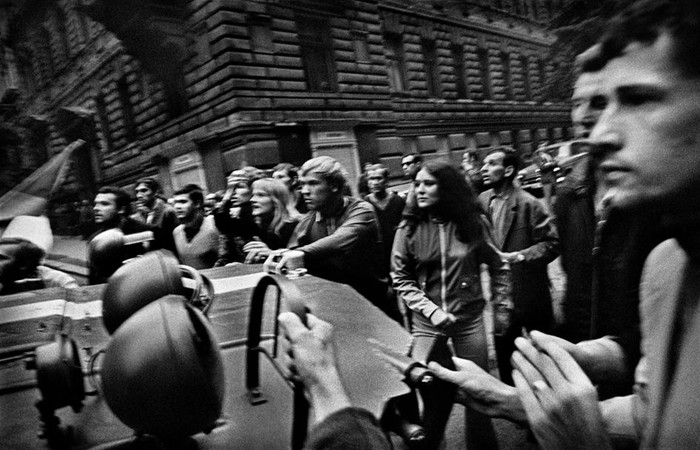 镇压布拉格之春:1968年布拉格街头的苏军 (2)
