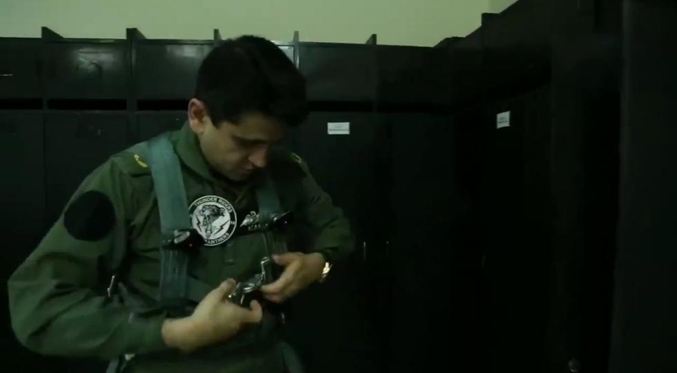 巴基斯坦空军飞行员拍下护航习近平专机全程