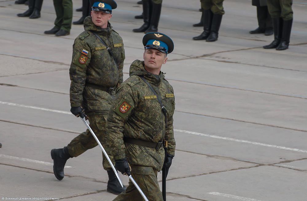 俄罗斯阅兵彩排 强大步兵方队令敌人颤抖 (1)_空中网军事频道