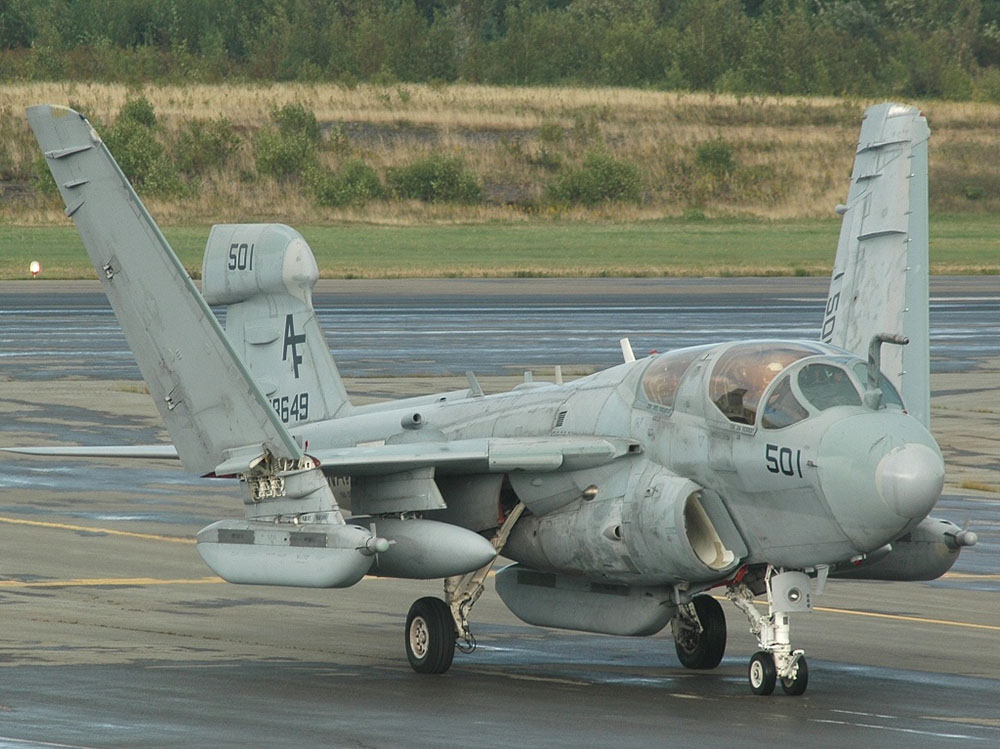 美国海军EA-6B电子战飞机退役 服役44年_空中网军事频道