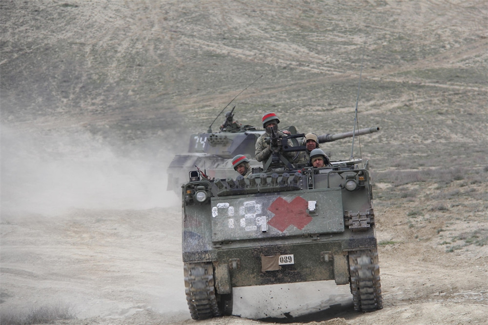 土耳其陆军在东色雷斯地区进行演习的照片流出