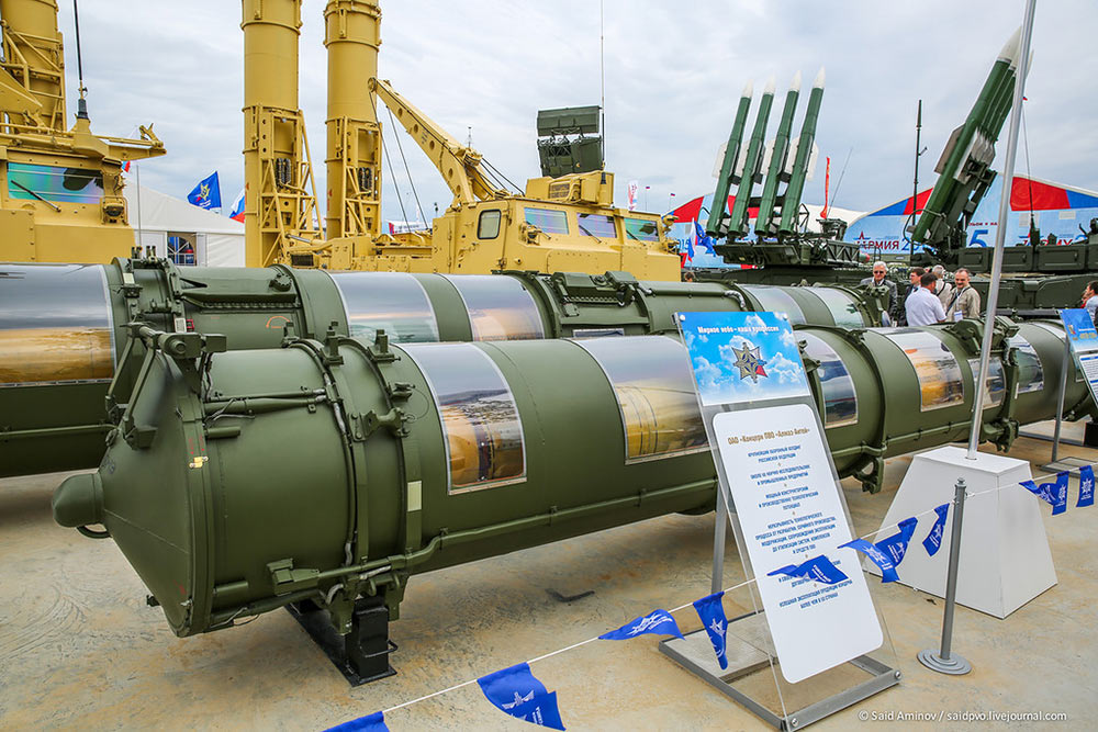 陆军-2015会场展出安泰-2500防空导弹系统
