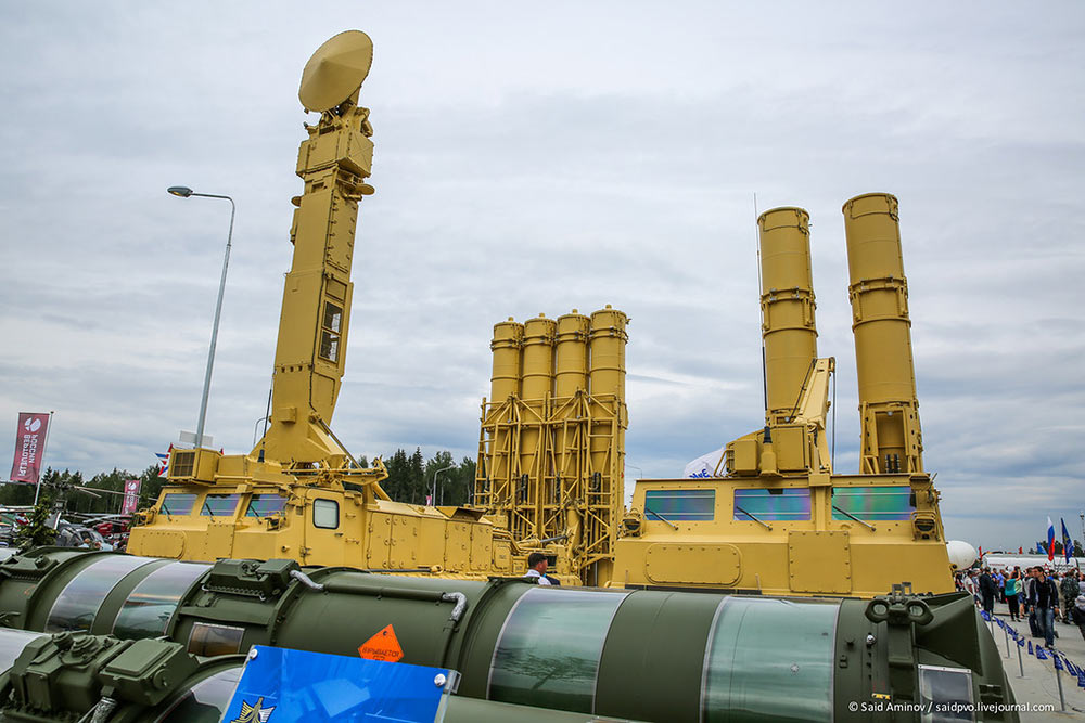 陆军-2015会场展出安泰-2500防空导弹系统