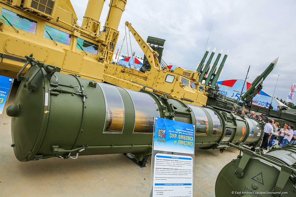 陆军-2015会场展出安泰-2500防空导弹系统