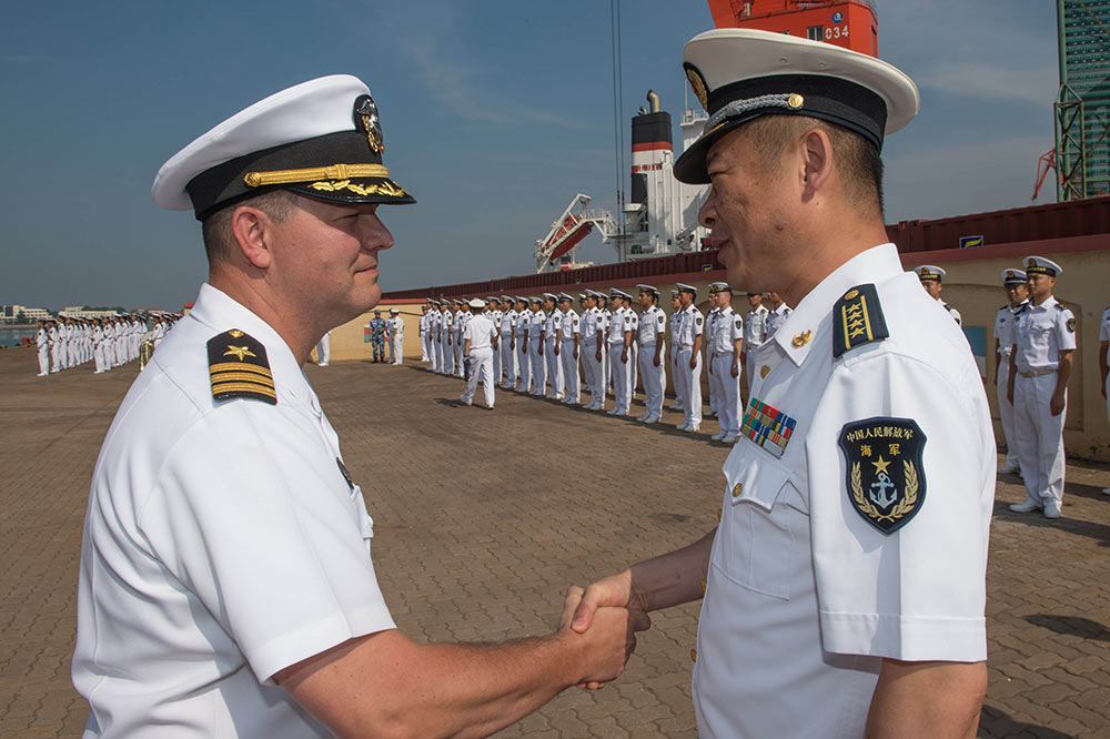 美国海军“斯特蒂姆”号导弹驱逐舰访问青岛_空中网军事频道