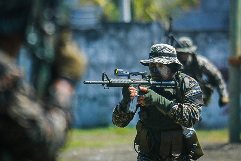 菲律宾特种部队 美式装备和亚洲面孔的混搭