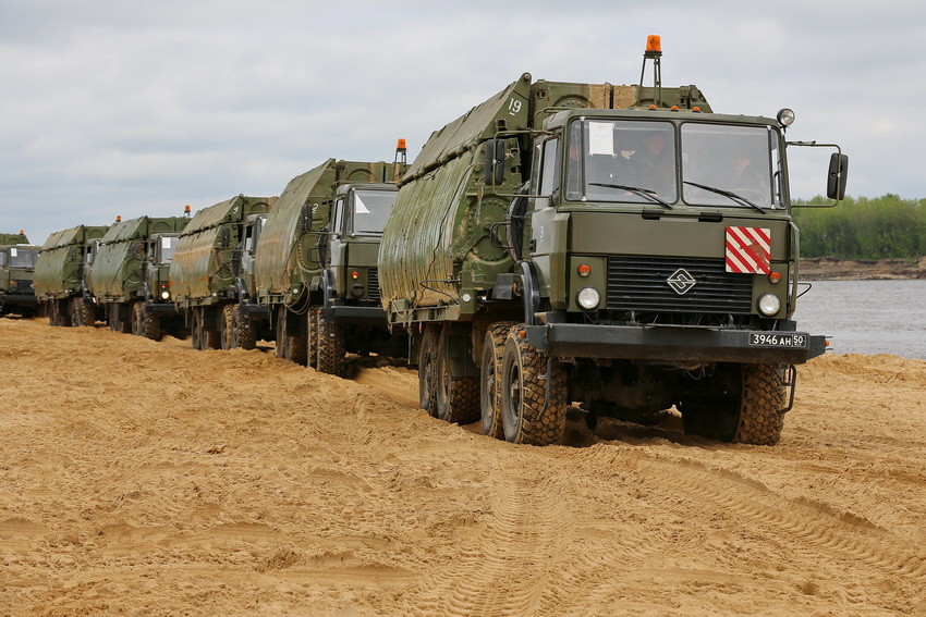 俄罗斯舟桥部队的乌拉尔-53236卡车
