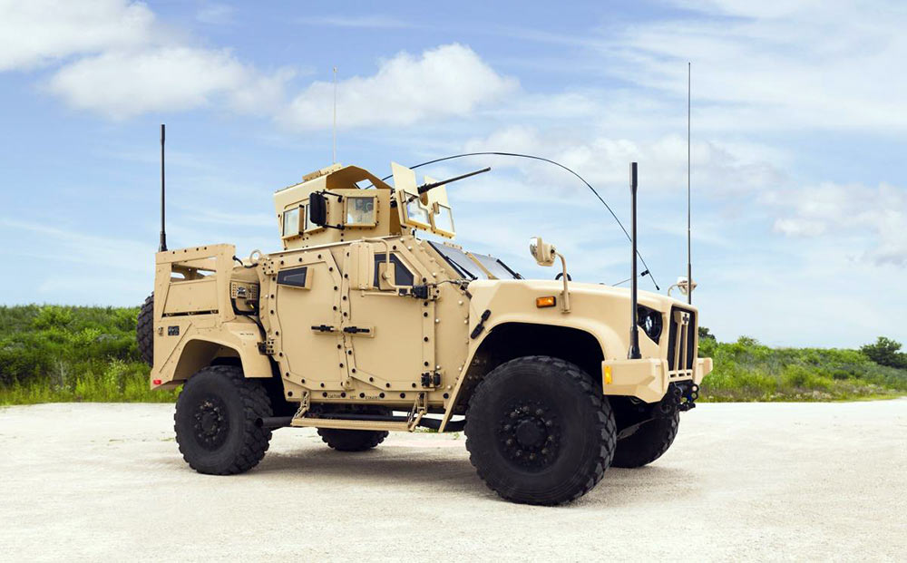 奥什科什L-ATV倍受关注 替代悍马的超级战车_空中网军事频道