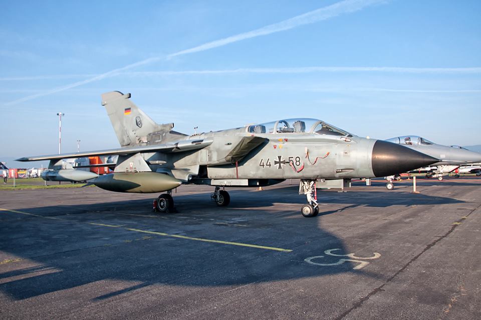 斯洛伐克航空节开幕 米格-29老虎涂装惹人醉_空中网军事频道