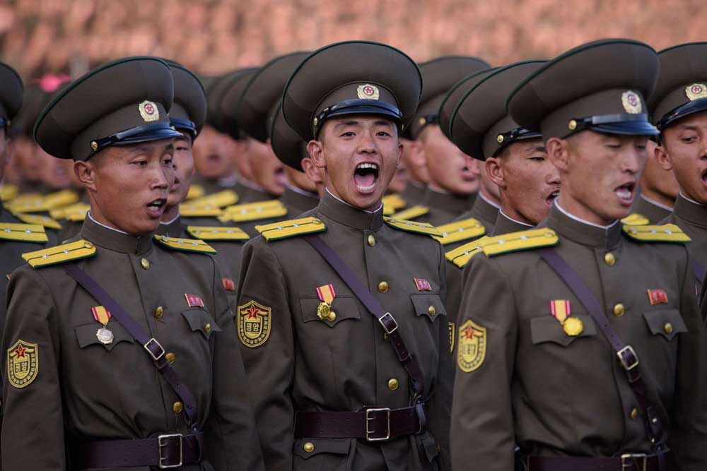 朝鲜70周年阅兵盛况 新型武器不见集体亮相