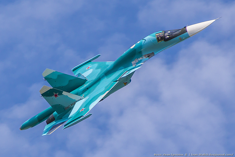 苏-34战斗轰炸机 俄罗斯空中打击IS分子的急先