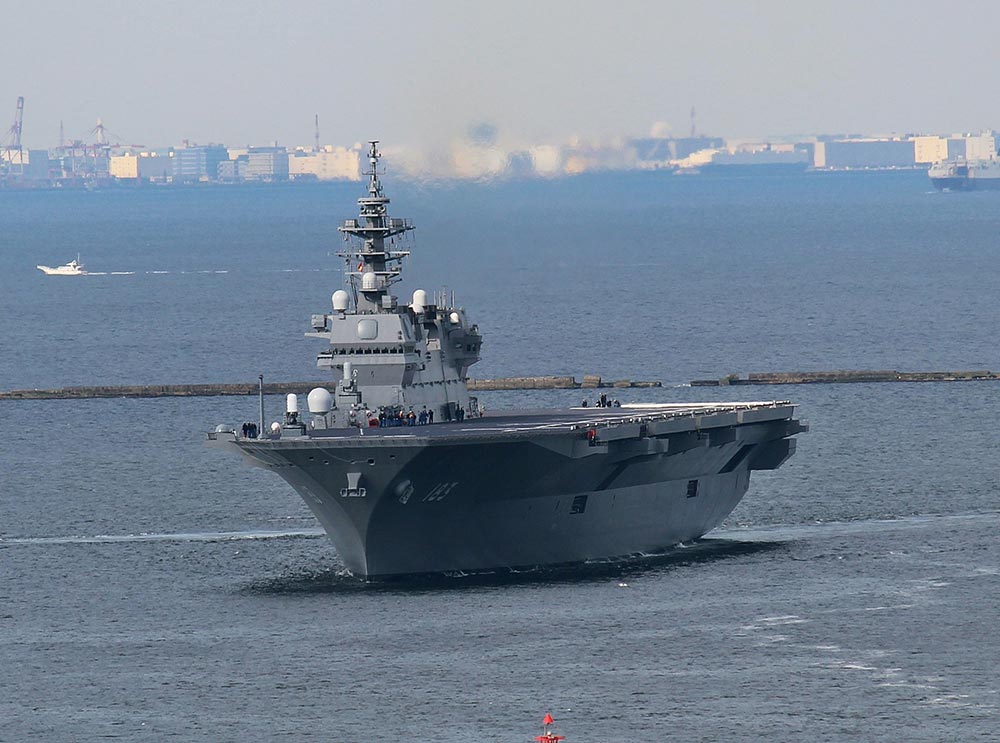 只待通场丢炸弹 日本海自“出云”号伪航母真大图_空中军事