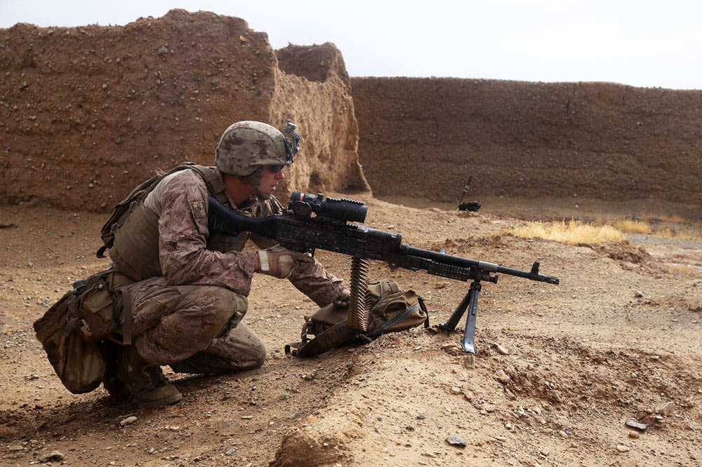M240机枪庆祝美国海军陆战队成立240周年纪