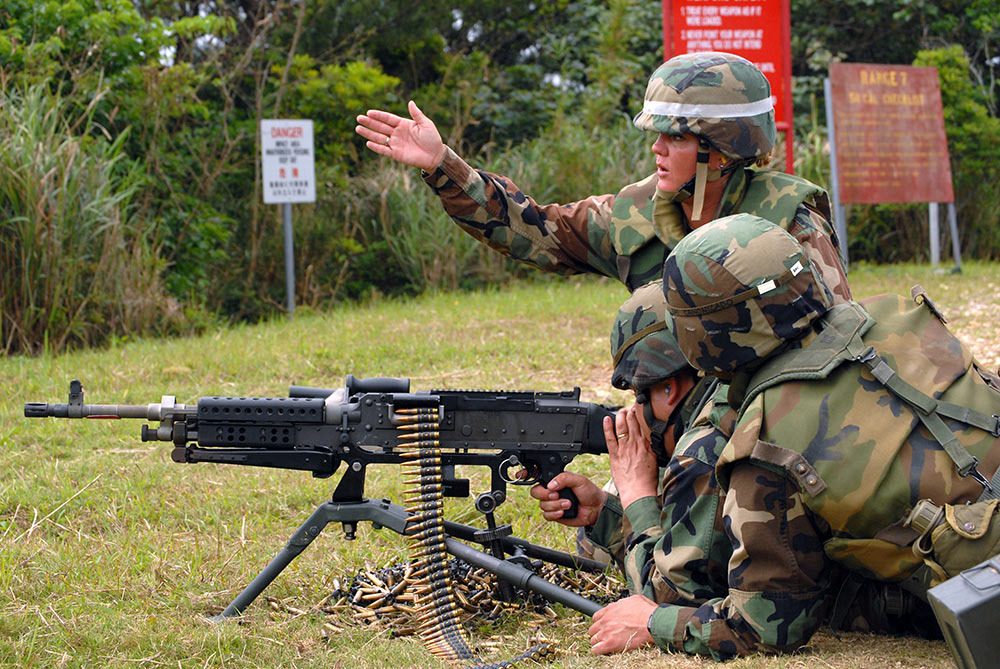 M240机枪庆祝美国海军陆战队成立240周年纪