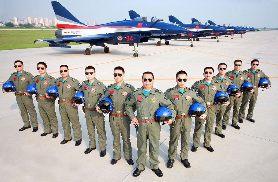 中国空军八一飞行表演队赴俄参加莫斯科航展.