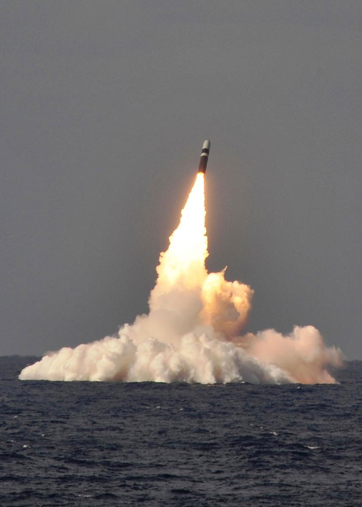 末日死神 美国海军公开三叉戟导弹震撼照片