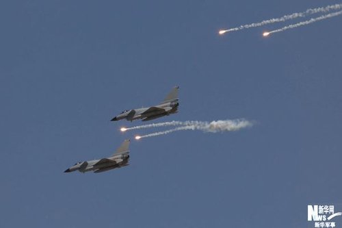 中国新型战机远程奔袭异国创下多项第一(图)