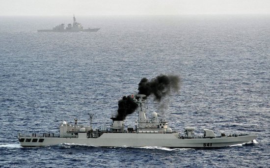 国防部:中日双方就海上联络机制问题进行磋商