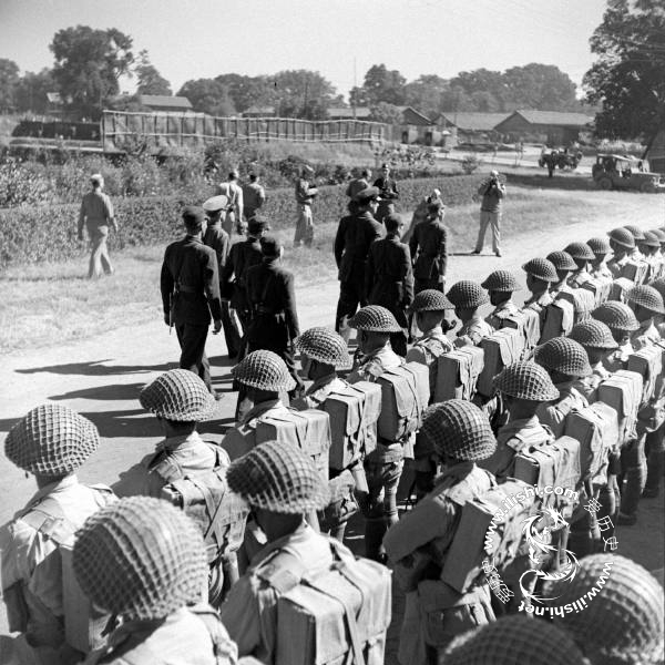 蒋介石视察中国驻印军