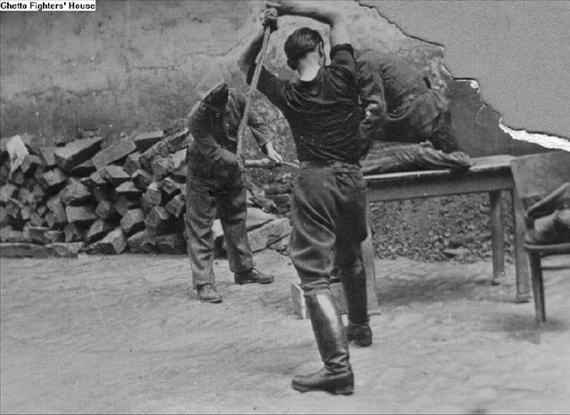 纳粹集中营虐待犹太人