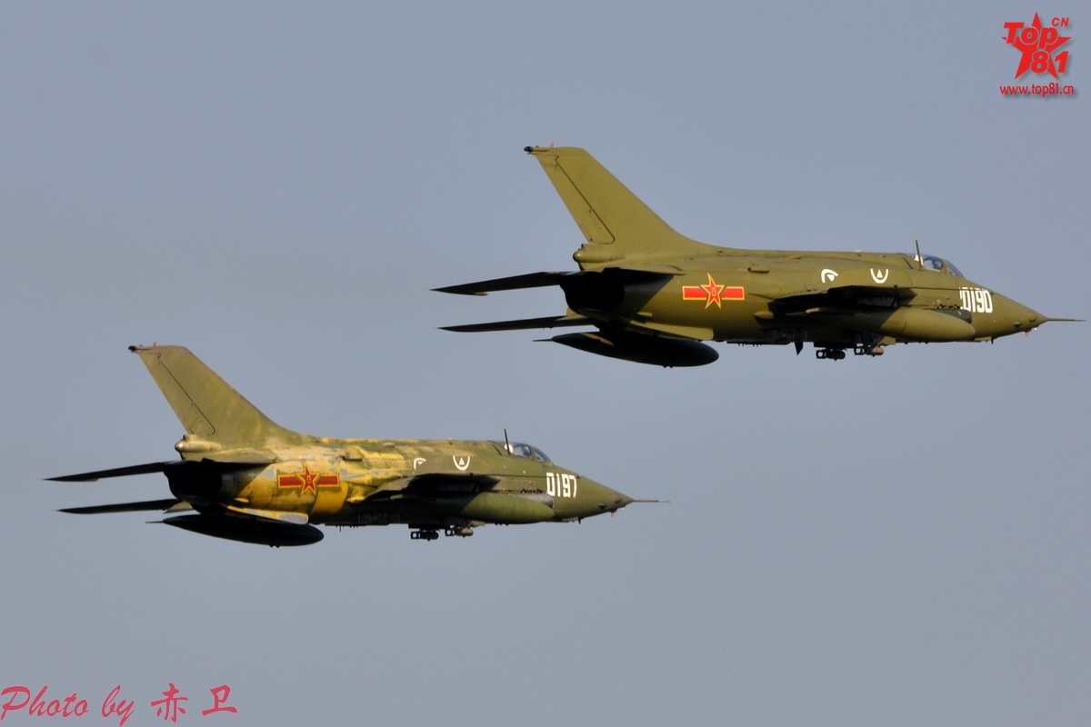 老骥伏枥:解放军强五威武列阵