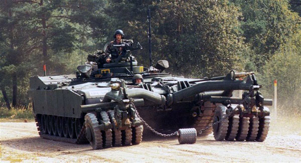 M1艾布拉姆斯黑豹II遥控扫雷坦克