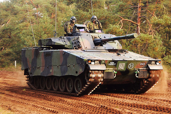 瑞典战神 cv9035 mkⅢ步兵战车_空中网军事频道