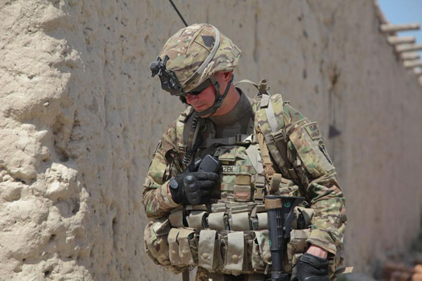 美军精锐101空降师在阿富汗巡逻