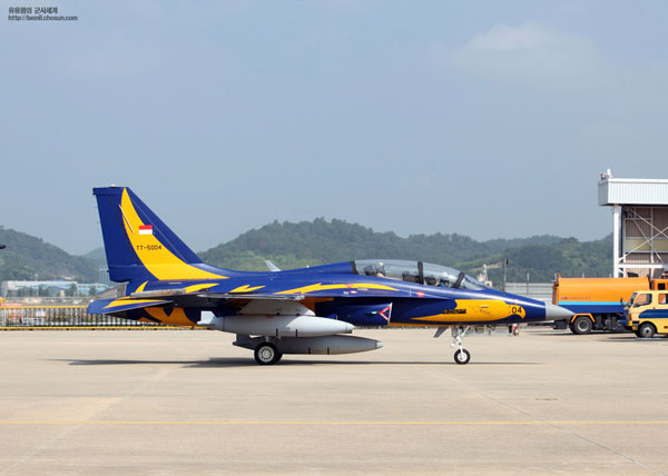 韩国向印尼空军交付首批T-50高教机