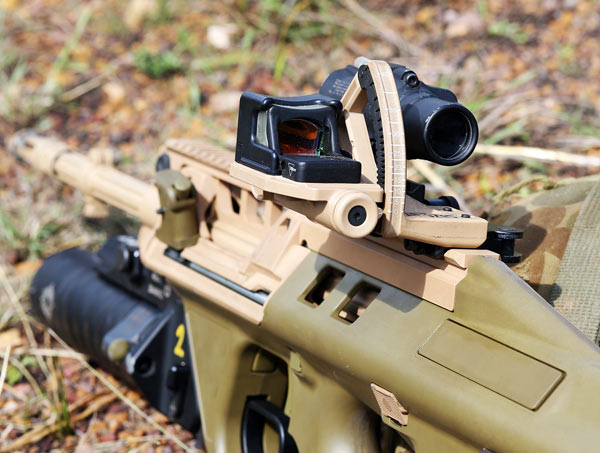 澳大利亚陆军枪挂榴弹发射器对比试验