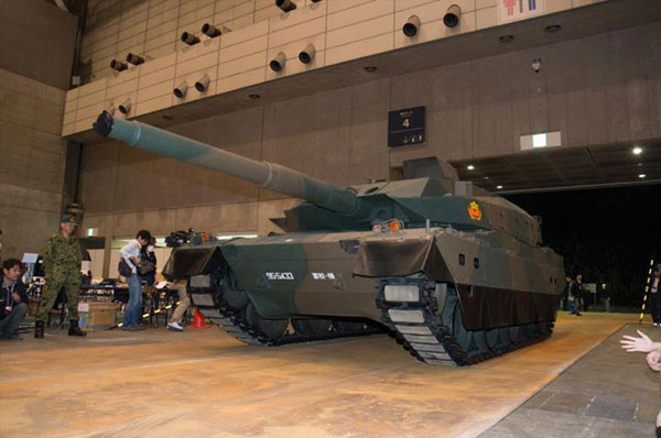 神兽配坦克日本自卫队装备展示花样多