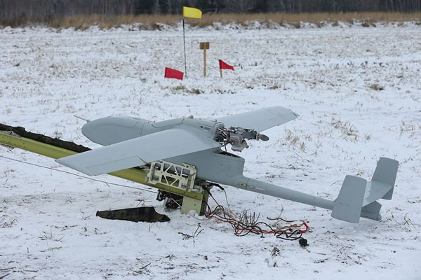 俄军展示神秘无人机部队 装备多种进口型号