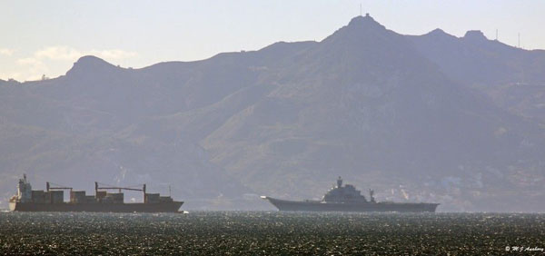 新老航母印度洋共舞 印度海军航母编队成型_空