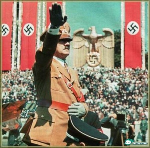 战前希特勒的演讲曾经让无数热血青年献身