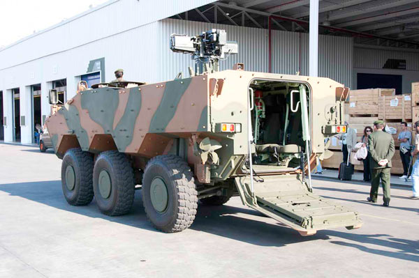 巴西陆军装备新型瓜拉尼装甲人员输送车