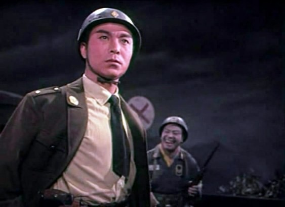 奇袭白虎团 十三名战士单刀干掉敌精锐团部_空中网军事频道