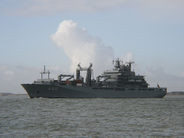 德国柏林级海军补给舰 目前现役的最大军舰