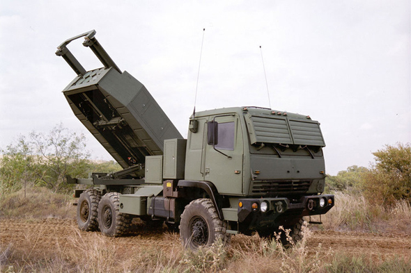 美国m-142型"海马斯"自行火箭炮 车载弹雨